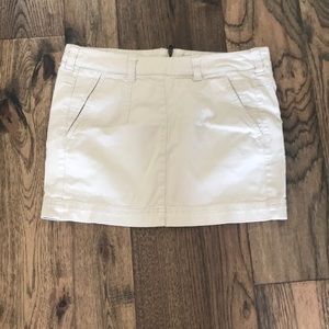 Sisley khaki skirt, size: 4. Smoke & pet-free home